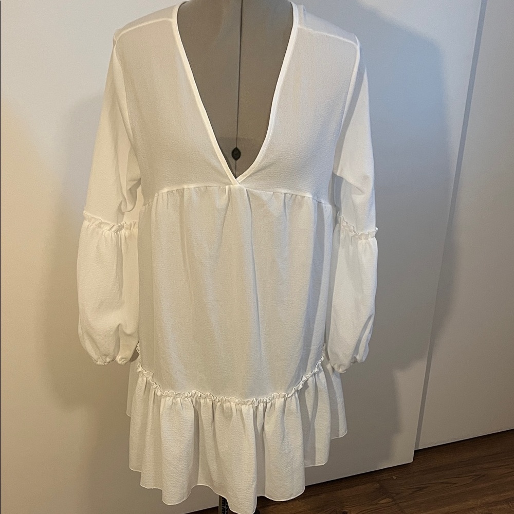 ❤️❤️❤️White V-Neck Ruffle Dress/Bathing suit Cover up